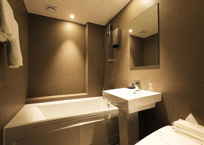 Rainbow Yongsan Hotel 3*