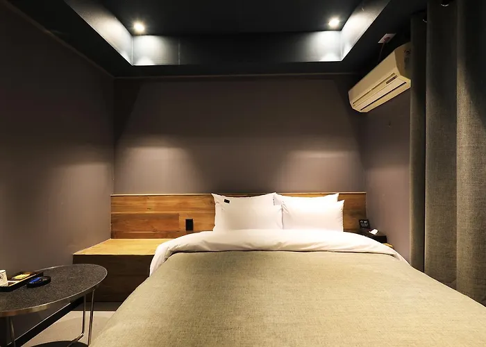 Rainbow Yongsan Hotel 3*